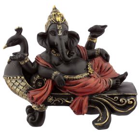 Soška Ganesh na paví lavičce